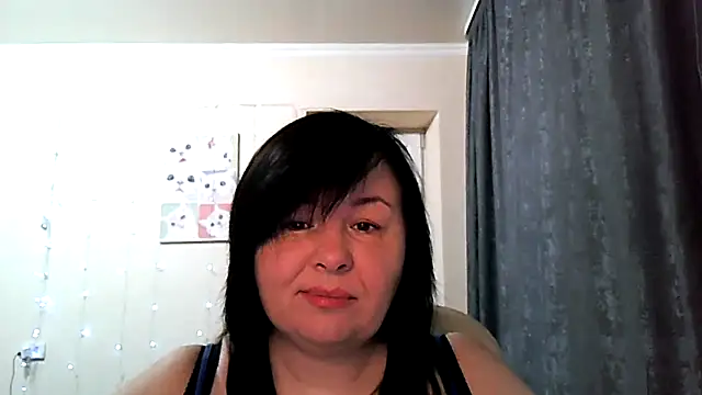 EmiliaLooo online show from June 5, 2026, 3:57 am