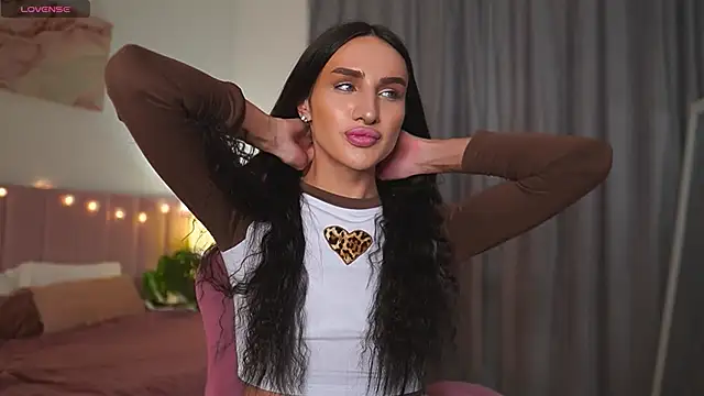 Kim Oberlin  online show from February 25, 2025, 10:37 am