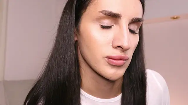 Kim Oberlin  online show from September 16, 2025, 1:23 pm