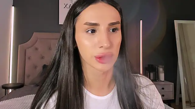 Kim Oberlin  online show from November 10, 2025, 4:17 pm