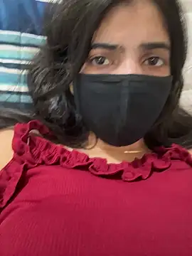 Lunaxx001 online show from April 3, 2026, 5:44 pm