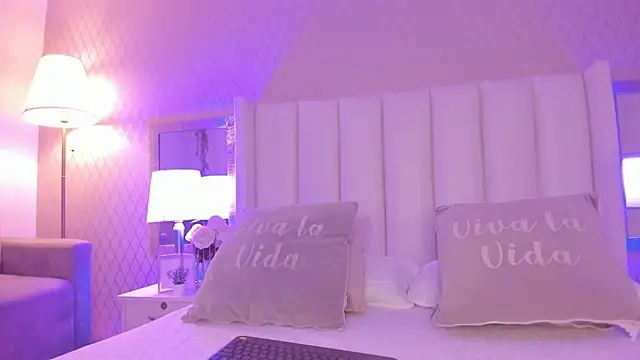 SophiaSmiiths  online show from March 5, 2026, 7:54 pm