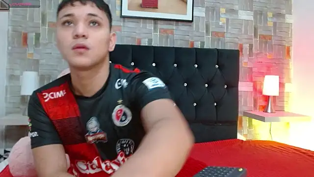 couple lovelyds online show from February 27, 2025, 12:34 pm