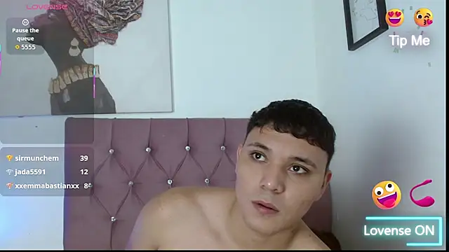 couple lovelyds online show from October 14, 2025, 8:42 pm