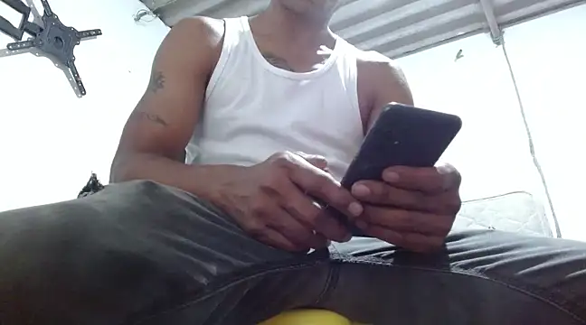 fernandez latinblackk online show from March 17, 2025, 1:57 am