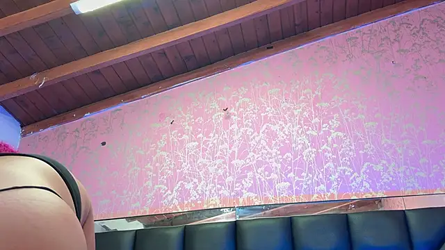 Sofia martiin online show from October 13, 2025, 3:06 am