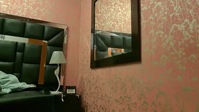 Sofia martiin online show from November 15, 2025, 3:04 am