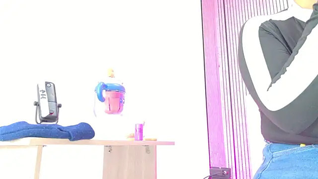 Sofia martiin online show from February 19, 2026, 3:13 am