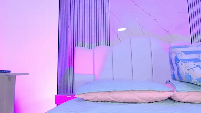 Sofia martiin online show from April 15, 2026, 3:13 am