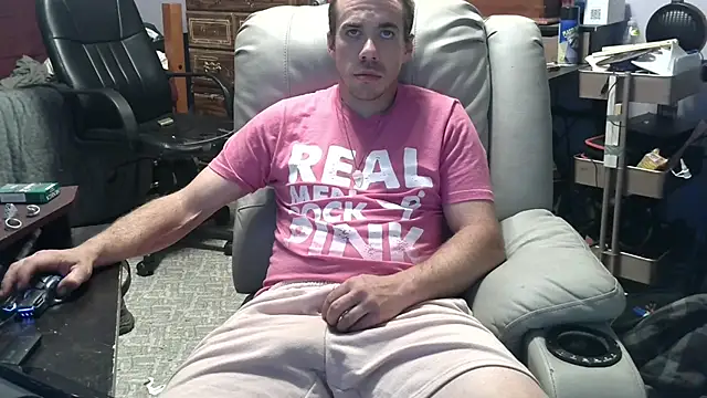 ScubaStevex online show from October 28, 2025, 2:37 am