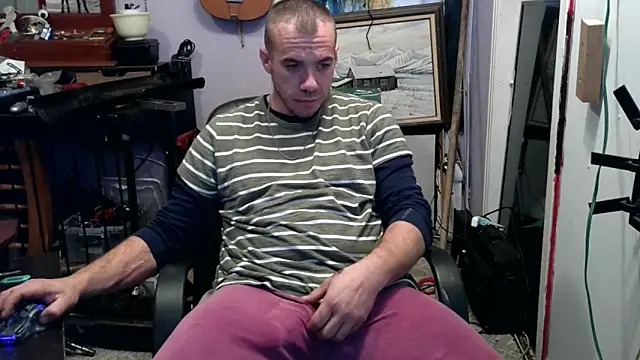 ScubaStevex online show from November 13, 2025, 9:14 pm