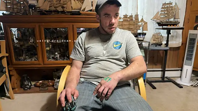 Snapshot of ScubaStevex chatting on April 29, 2026, 11:22 pm ScubaStevex online show from April 29, 2026, 11:22 pm