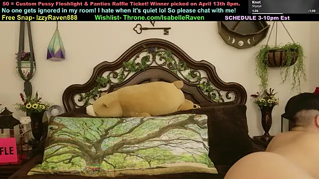 Snapshot of IsabelleRaven chatting on April 7, 2026, 9:15 pm IsabelleRaven online show from April 7, 2026, 9:15 pm