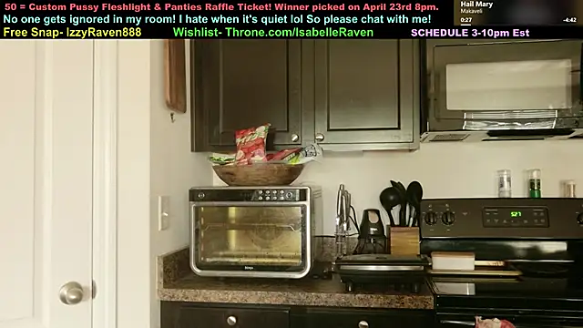 Snapshot of IsabelleRaven chatting on April 20, 2026, 9:27 pm IsabelleRaven online show from April 20, 2026, 9:27 pm