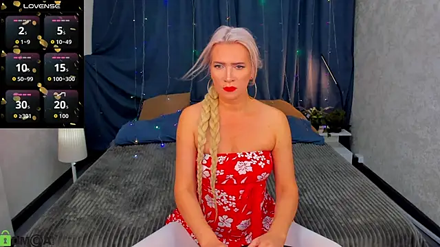 Luna  Lewis online show from November 7, 2025, 8:47 am