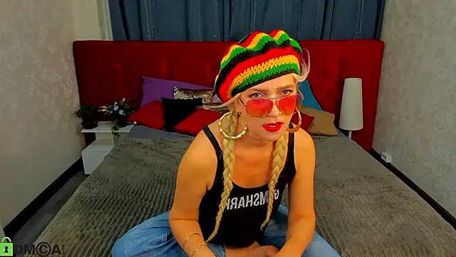 Luna  Lewis online show from February 18, 2026, 9:38 am