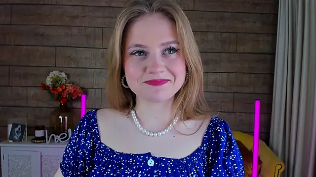SelinSwarovski online show from February 10, 2025, 7:38 pm