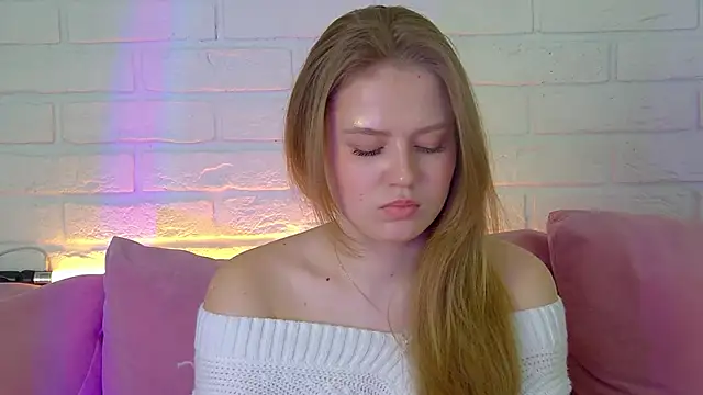 SelinSwarovski online show from February 3, 2026, 2:53 am