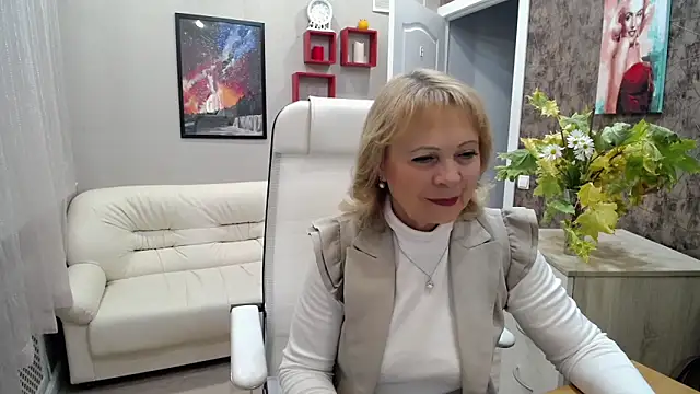 Snapshot of Milla_Cutie18 chatting on October 1, 2025, 7:14 am Milla Cutie18 online show from October 1, 2025, 7:14 am