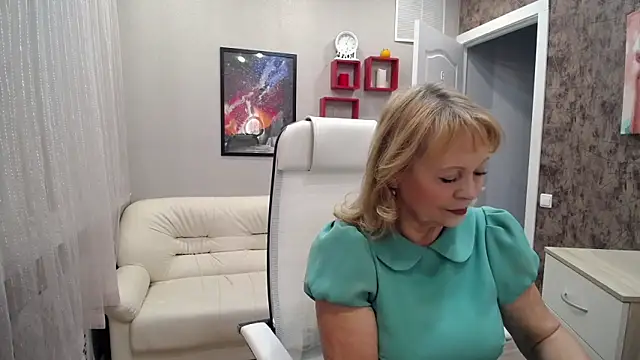 Snapshot of Milla_Cutie18 chatting on October 13, 2025, 5:29 am Milla Cutie18 online show from October 13, 2025, 5:29 am