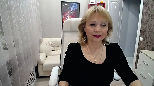 Snapshot of Milla_Cutie18 chatting on November 24, 2025, 4:56 am Milla Cutie18 online show from November 24, 2025, 4:56 am