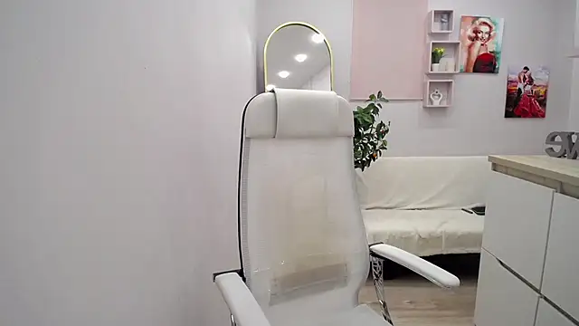 Snapshot of Milla_Cutie18 chatting on February 11, 2026, 5:23 am Milla Cutie18 online show from February 11, 2026, 5:23 am