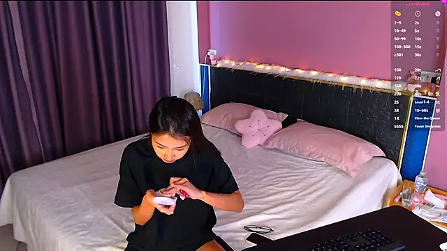 Snapshot of Melissa_Mone chatting on February 2, 2025, 1:12 am Melissa Mone online show from February 2, 2025, 1:12 am