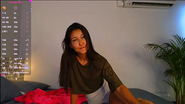 Snapshot of Melissa_Mone chatting on March 15, 2025, 10:35 am Melissa Mone online show from March 15, 2025, 10:35 am