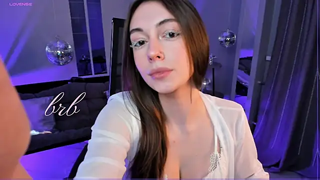 AveAngela online show from December 19, 2025, 2:29 am