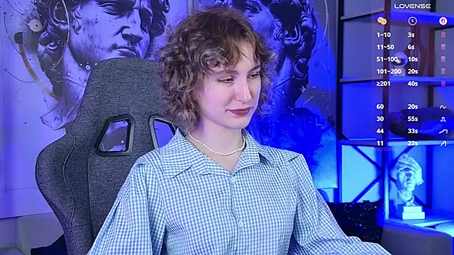 LuxRayi online show from February 7, 2026, 3:21 am