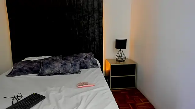 NataGarcia online show from October 14, 2025, 2:51 pm