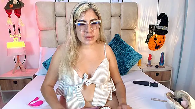 AdharaSmithh online show from October 24, 2025, 7:21 pm