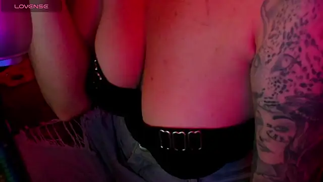 elissa iris online show from April 13, 2026, 2:06 am