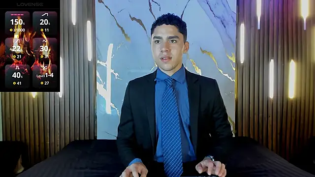 LiamNovak online show from November 21, 2025, 12:04 pm