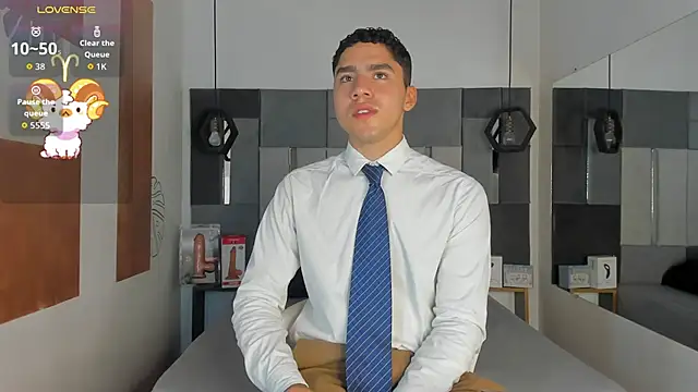 LiamNovak online show from November 25, 2025, 12:05 pm