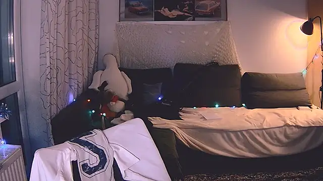 KatiKate online show from December 16, 2024, 4:27 pm