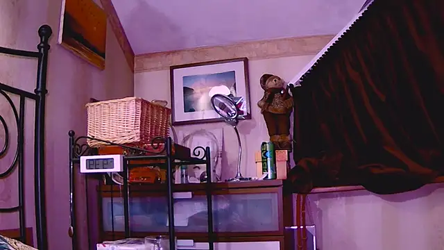 KatiKate online show from January 23, 2025, 6:35 pm