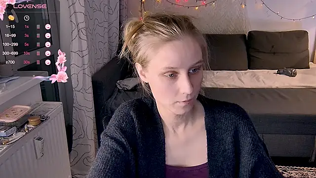 KatiKate online show from February 8, 2025, 8:10 pm