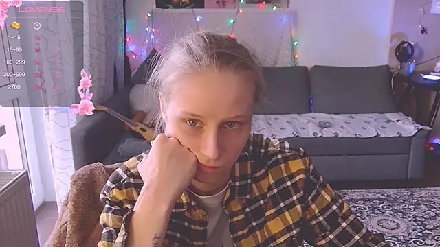 KatiKate online show from March 9, 2025, 2:54 pm