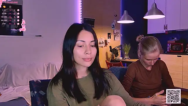 KatiKate online show from September 10, 2025, 10:43 pm