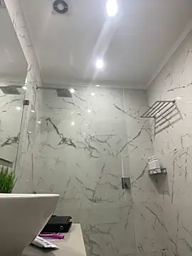 KloheCurvy online show from September 20, 2025, 2:07 pm