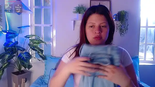 ShyVibes  online show from September 19, 2025, 7:36 pm