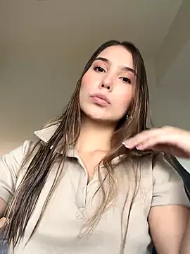 SophieRaily  online show from September 30, 2025, 7:52 pm