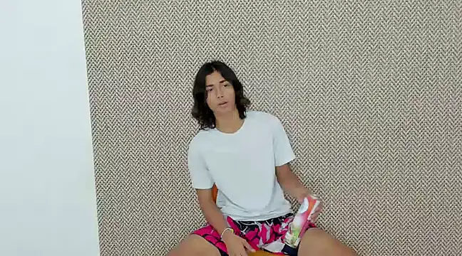 Snapshot of mckensy_sexxx18 chatting on December 7, 2024, 5:53 pm mckensy sexxx18 online show from December 7, 2024, 5:53 pm