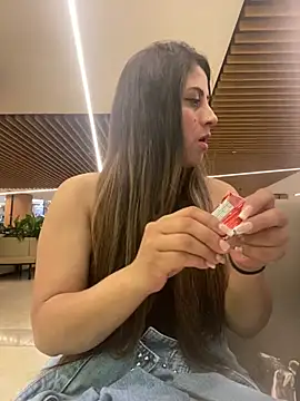 girl anni online show from February 4, 2025, 5:01 pm