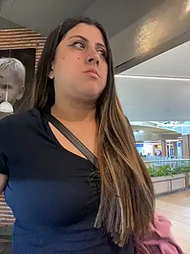 girl anni online show from February 6, 2025, 10:00 pm