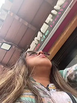 girl anni online show from February 8, 2025, 3:10 pm