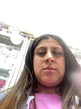 girl anni online show from February 12, 2025, 8:07 pm