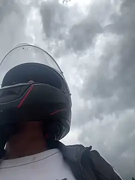 girl anni online show from February 14, 2025, 5:03 pm