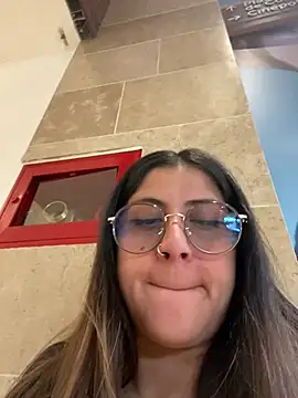 girl anni online show from February 19, 2025, 8:10 pm